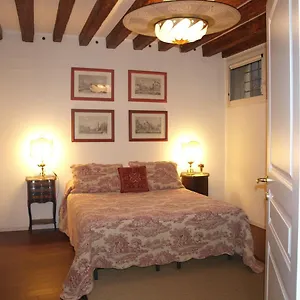 Al Pozzo Dei Scoacamini, 100 M From San Marco, Ground Floor Apartamento